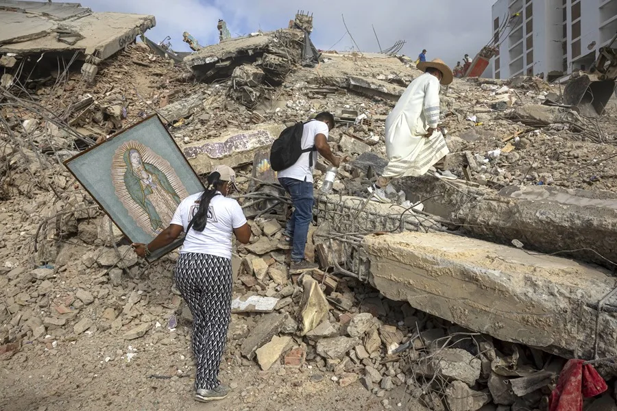 Un mes después del sismo, Venezuela sigue buscando a sus muertos