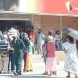 Pensionados cobran pago correspondiente a mayo 