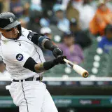 Este pelotazo sacó del juego a Javier Báez (+video)