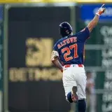 Altuve sacudió su jonrón 12 en tropiezo de Astros