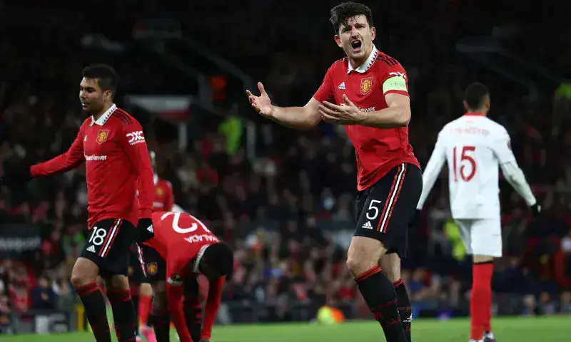 Errores del United le cuestan el empate ante Sevilla en la Europa League