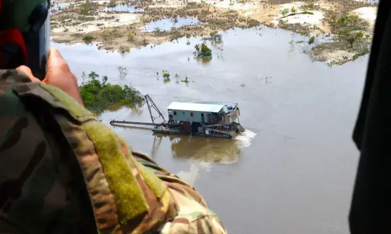 Hallan 8 cadáveres en zona de conflicto entre mineros e indígenas en Brasil