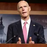 Rick Scott asciende a Rosa Virginia Pérez en su equipo