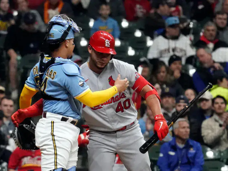 Los hermanos Contreras se reencuentran en un abrazo