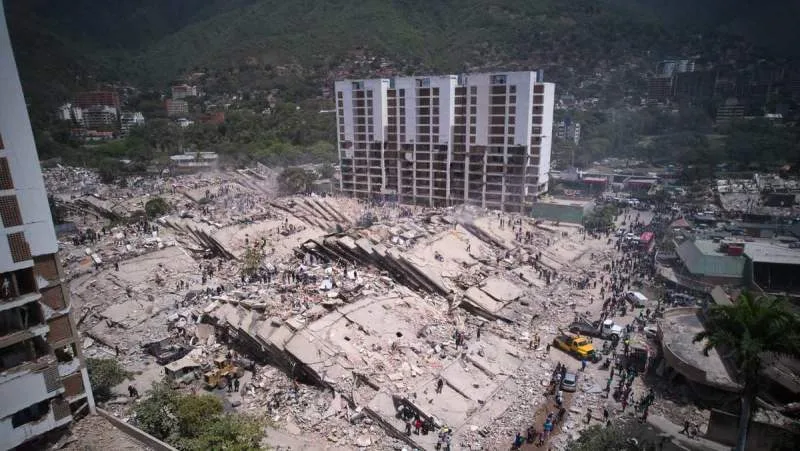 Un mes después del sismo, Venezuela sigue buscando a sus muertos