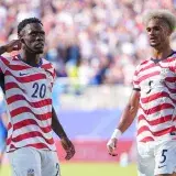 Estados Unidos elimina a Bosnia y Herzegovina con triunfo 2-0 pese a la roja de Balogun