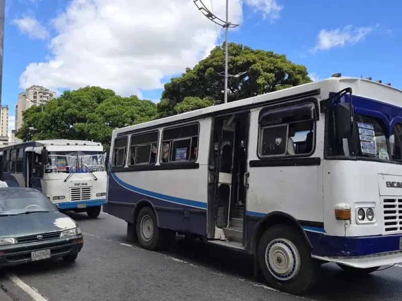 Caracas sigue con 60% de transporte tras sismos