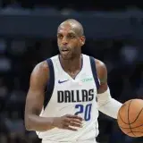 Khris Middleton vuelve a los Wizards tras complejo