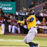 Andretty Cordero jugará con Caciques
