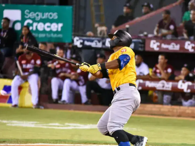 Andretty Cordero jugará con Caciques