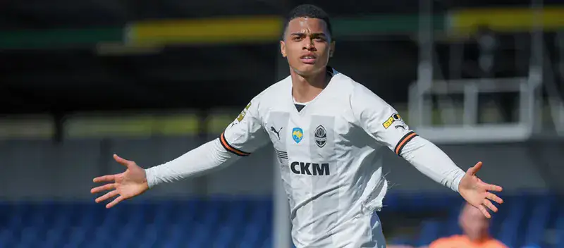 Gol de Kevin Kelsy le dio un punto al Shakhtar