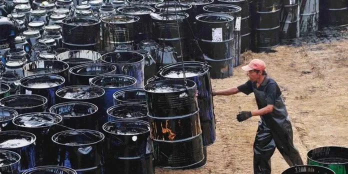 Brent cae 0,85 % pese a tensiones en Oriente Medio
