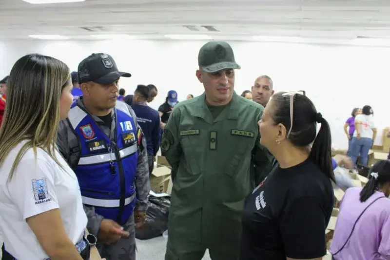 Maracaibo organiza envío de ayuda y completa cinco gandolas rumbo a La Guaira