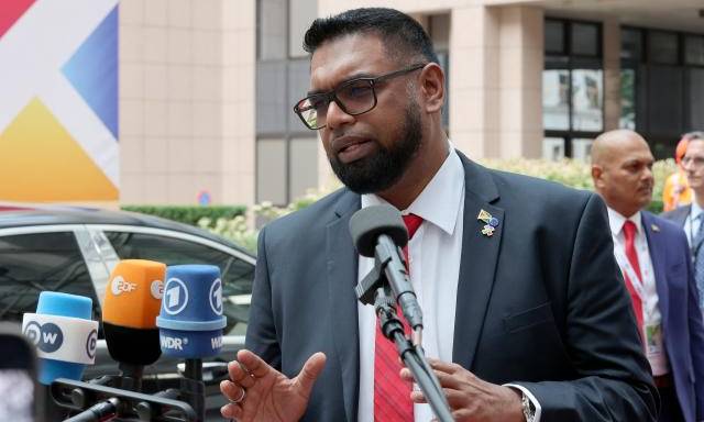 Presidente de Guyana insiste en su compromiso de paz con Venezuela