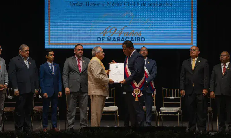 Alcaldía y Concejo Municipal entregan órdenes por los 494 años de Maracaibo