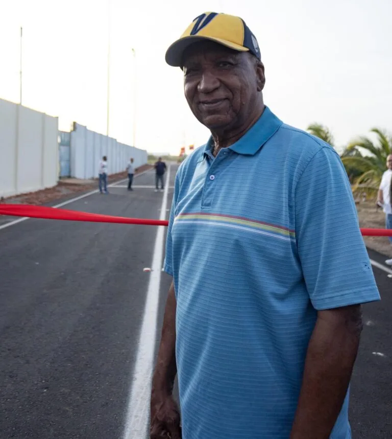 Maracaibo rinde homenaje a Lino Connell con avenida y condecoración
