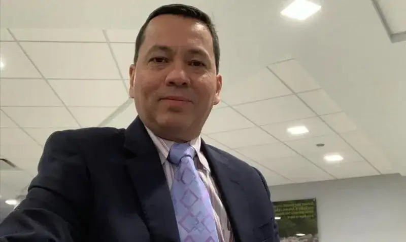 Detienen en Miami Beach al periodista Wilmer Solano