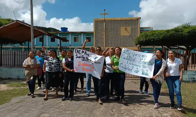 Consulta revela que 3 de cada 10 maestros de frontera dejará la escuela