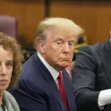 Trump pide aplazar juicio por difamación y violación a autora Carroll