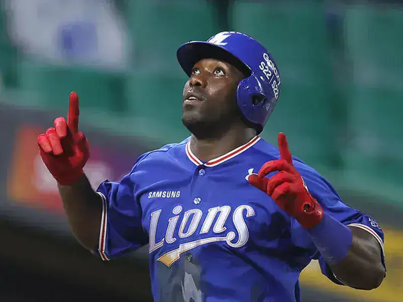Pirela prendió la mecha en triunfo de Leones de Samsung
