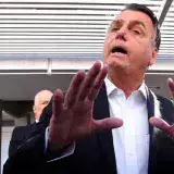 Allanan casa de Bolsonaro por presunta falsificación de carnet de vacunación