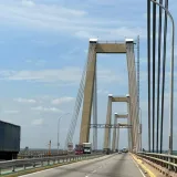 Rehabilitan pilas del puente sobre el Lago