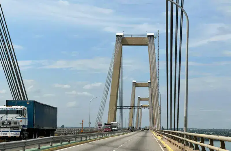 Rehabilitan pilas del puente sobre el Lago