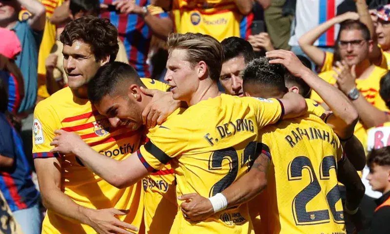 El Barcelona se recupera con el regreso de De Jong y Pedri