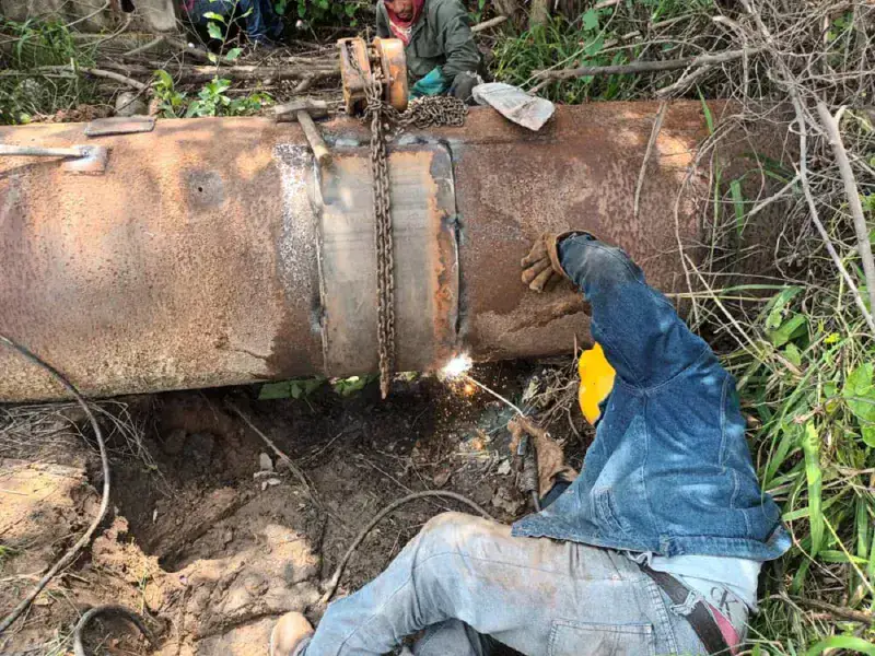 En Zulia corrigieron fugas de agua en la matriz 51 de Lagunillas