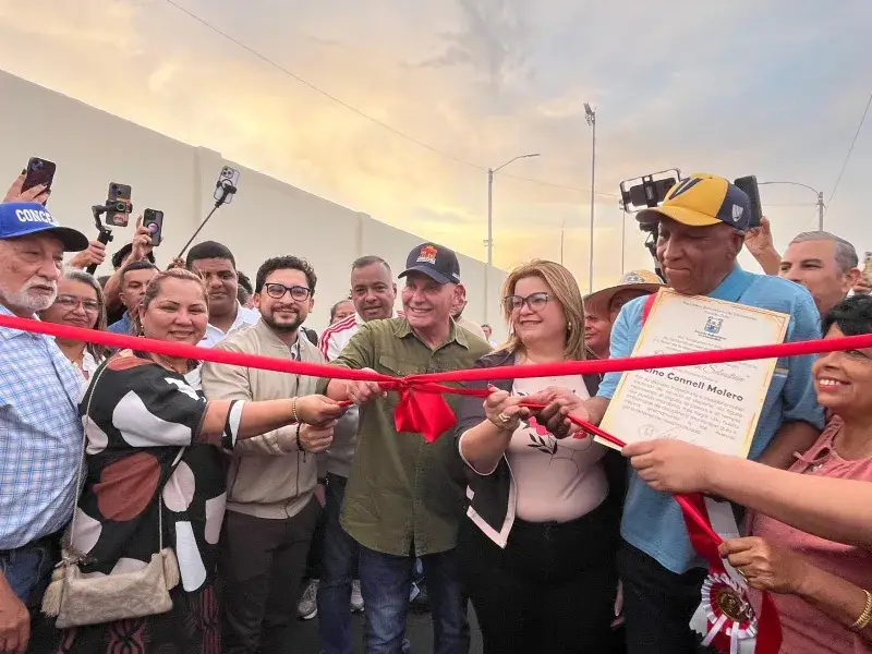 Maracaibo rinde homenaje a Lino Connell con avenida y condecoración