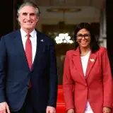 EE. UU. pide blindar a Delcy Rodríguez frente a demanda