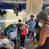 Familias siguen en Caribe y Caraballeda a un mes del derrumbe