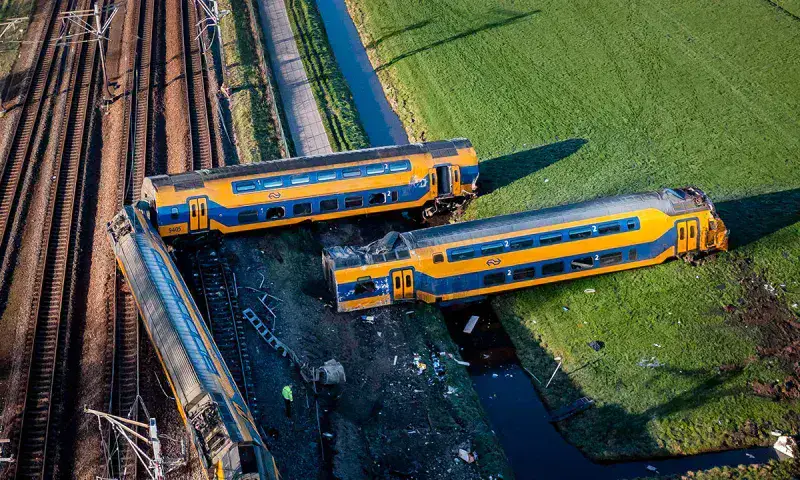 Accidente de tren deja un muerto y varios heridos en Países Bajos
