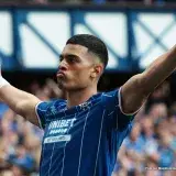 Kevin Kelsy brilla con gol y asistencia en goleada del Rangers