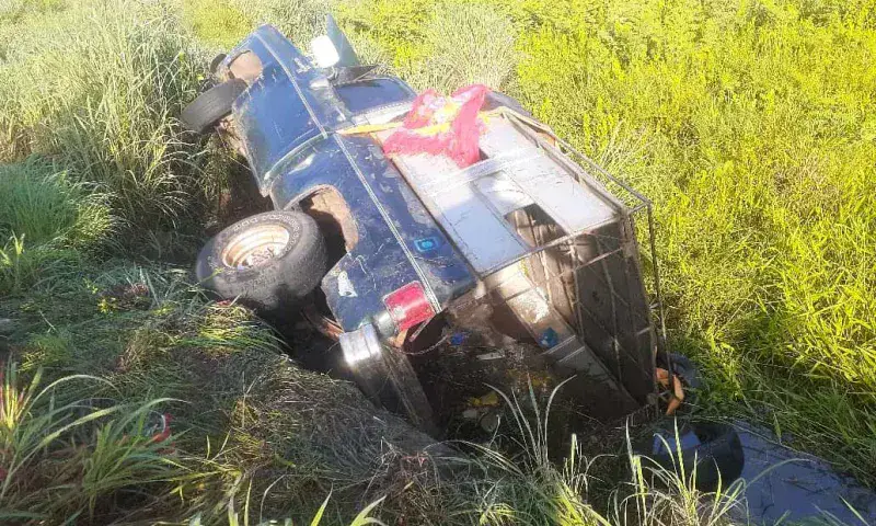 Vuelco de camioneta en Machiques deja a dos niños yukpas heridos