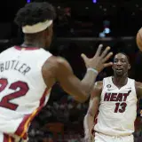 Miami vence a Chicago y pasa a los playoffs