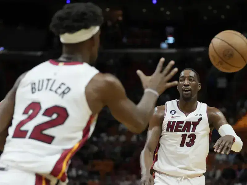 Miami vence a Chicago y pasa a los playoffs