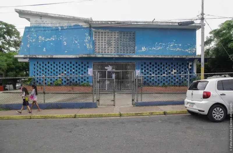 Maestros en el estado Bolívar exigen salarios dignos al iniciar