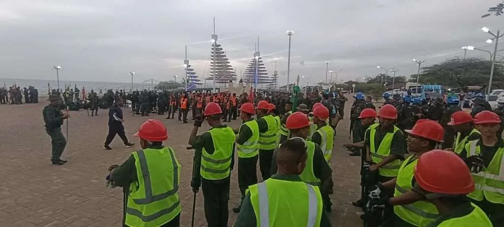 Maracaibo abrió muestra y limpió el monumento del lago