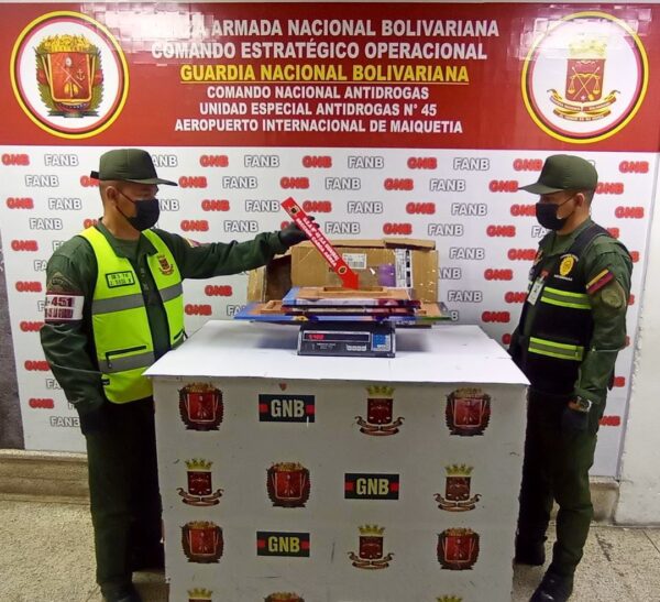 FAN incautó 5 kilos y medio de cocaína en cuadros de madera que iban a Países Bajos
