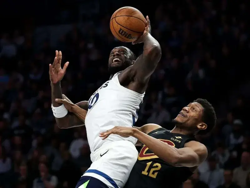 Julius Randle asume el reto con los Nets en 2026