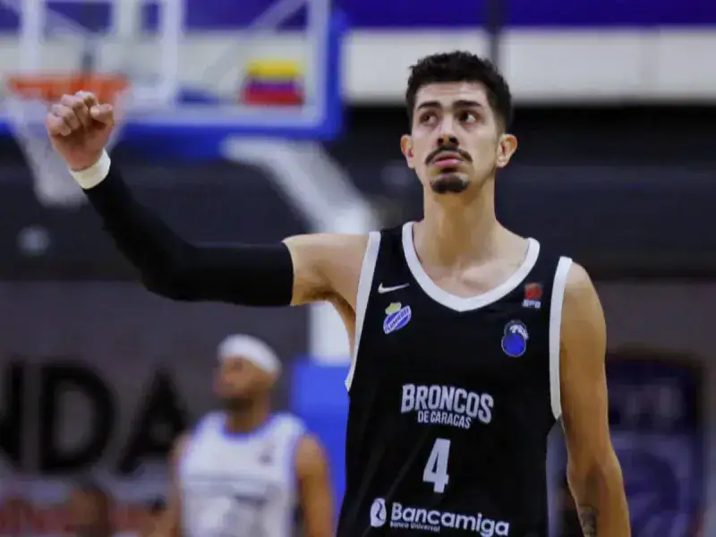 Broncos de Caracas se desquitó con Gaiteros
