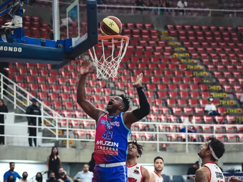 Trotamundos ganó al ritmo de “Petare” Martinez