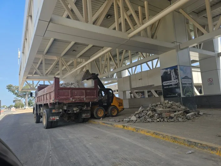 Trabajadores de La Guaira denuncian exclusión en reconstrucción