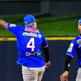 Tiburones mantiene el liderato al ganar a Bravos