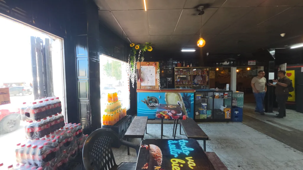 Bodegón El Litoral resurge tras el sismo y los saqueos en La Guaira
