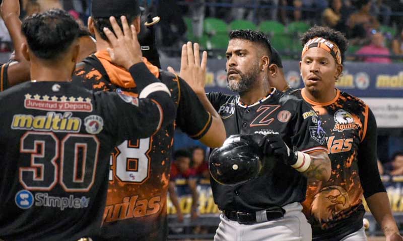 Águilas cierran la temporada regular en el nido