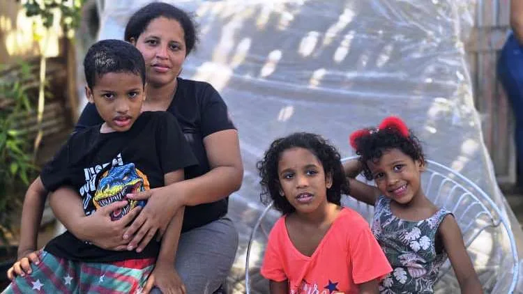 Madre zuliana regresó a Maracaibo tras sobrevivir al doble sismo de La Guaira con sus 3 hijos