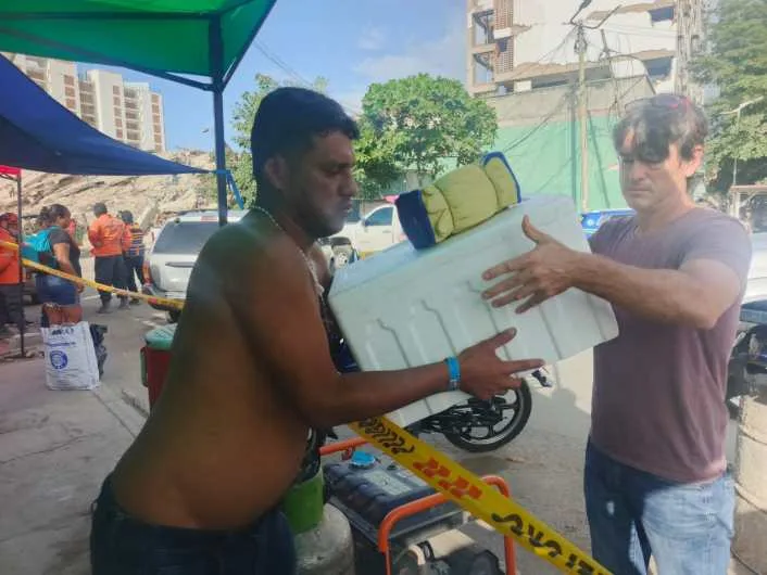 Familiares en La Guaira crean centro de acopio para buscar víctimas