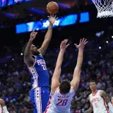 Embiid llega sano al verano y alivia a los 76ers